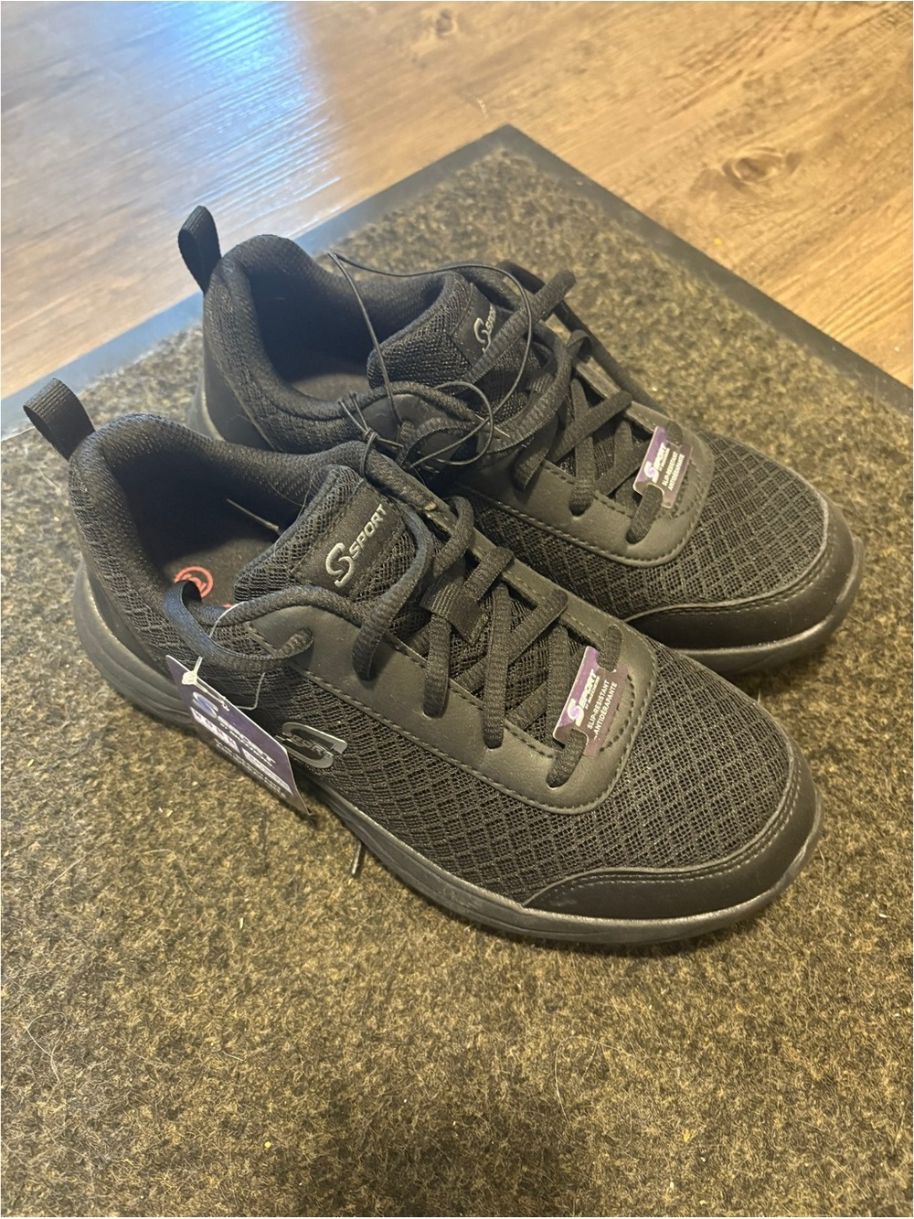 Skechers womans Black S-Sport Lightweight Lace-Up Sneakers